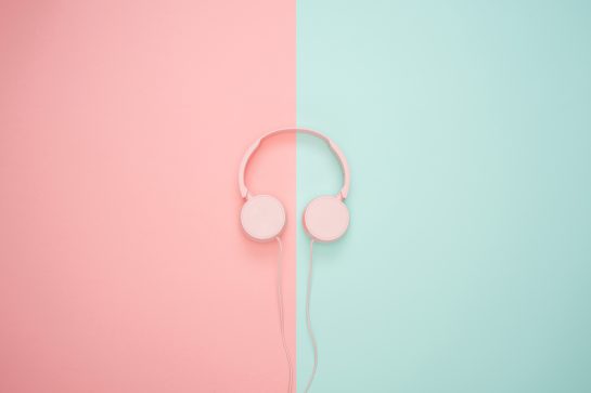 6 marketing podcasts die je zou moeten luisteren