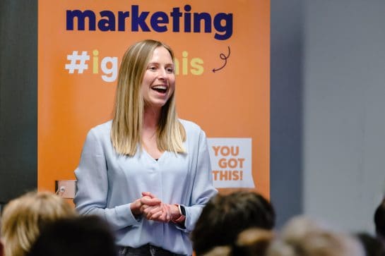 Deze podcasts over marketing en design zijn het luisteren waard