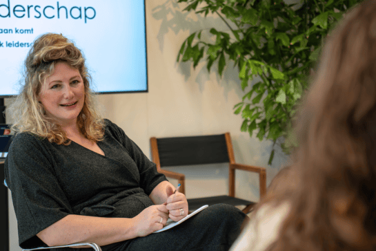 Gedrag boven strategie: waarom leiders in 2026 eindelijk moeten ophouden met sturen op inhoud en strategie